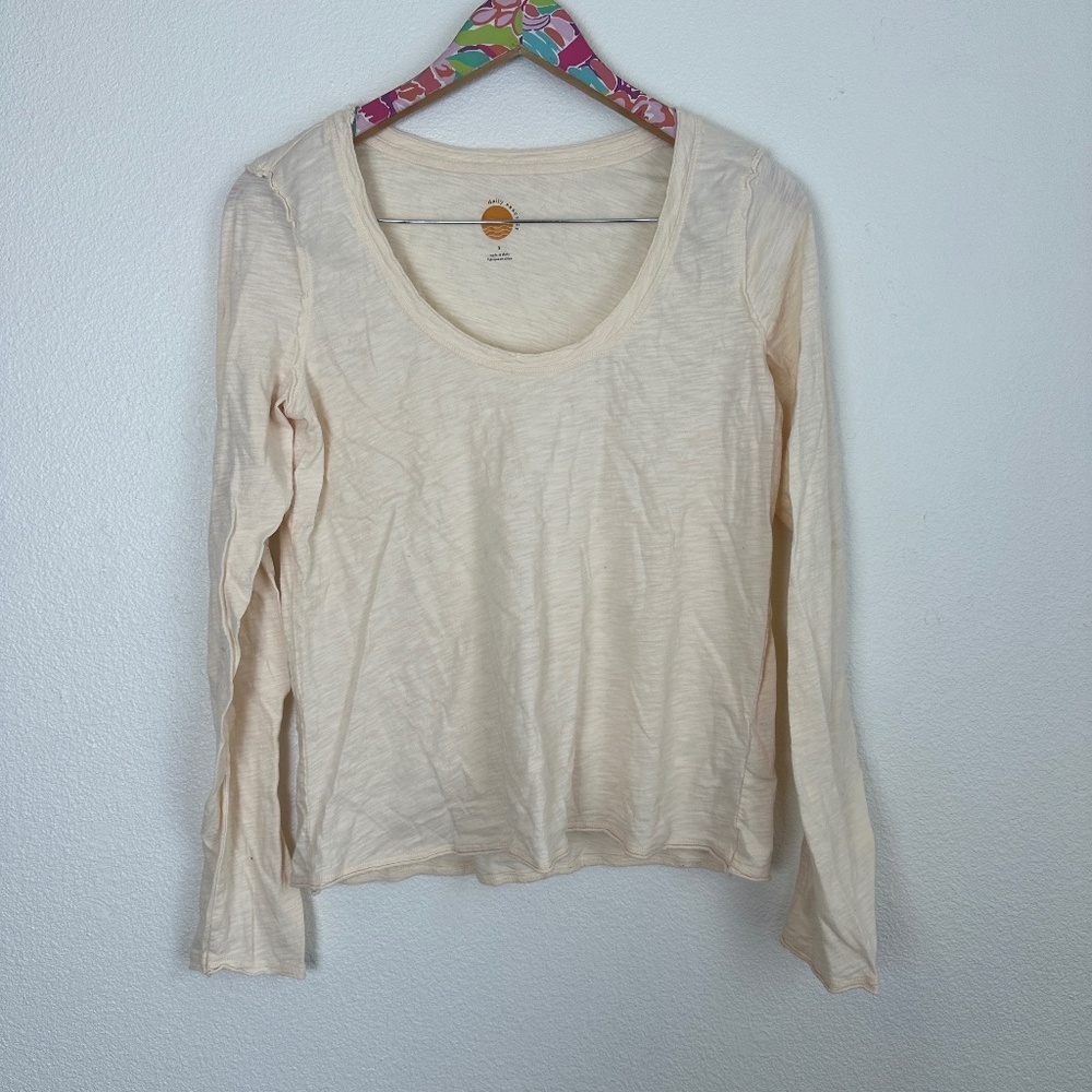 Urban Outfitters Daily Practice long sleeve tee size S // 3135